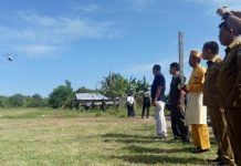 Bupati Citra dan Wabup Effendi Tunggu Kedatangan Menhub di Lapangan Bola Riam Berasap