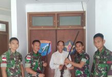 Lagi, Warga Serahkan Senpi Rakitan kepada Satgas Pamtas