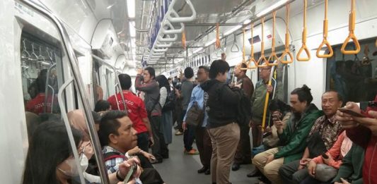 Peron Penumpang 18 Meter di Bawah Tanah