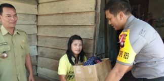 Cacat Tak Berdaya, Martina Dapat Bantuan Sembako