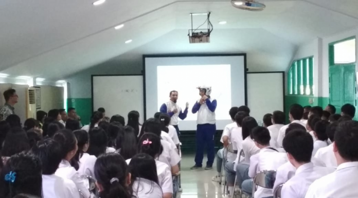 Astra Motor Kampanye #Cari_aman di SMA Bina Mulia Pontianak