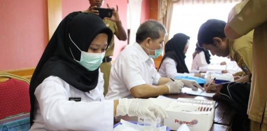 Seribu Kepsek dan Guru Dites Urin