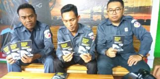 Bawaslu Pontianak Sita 22 Buku Diduga Berisi Black Campaign