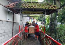 Terinspirasi dari Teras Musala yang Kotor