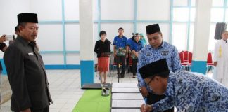 Lindra Ogah Kepsek Tak Akur dengan Warga