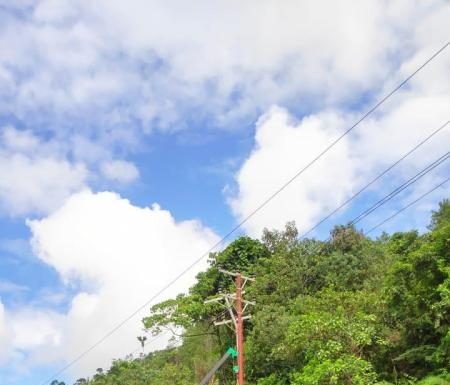 PLN Perbaiki Jaringan di Bekas Lokasi Longsor Muntok