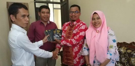 Buku Hitam Prabowo di Kampus IAIS Sambas