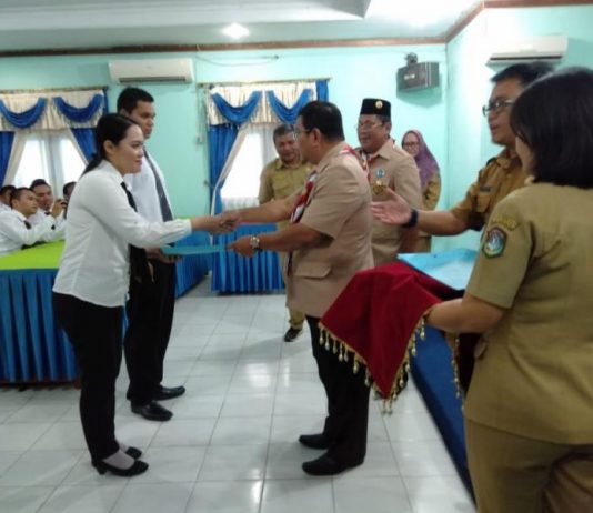 Serahkan SK Ke 79 CPNS, Rupinus : Jangan Minta Pindah-pindah