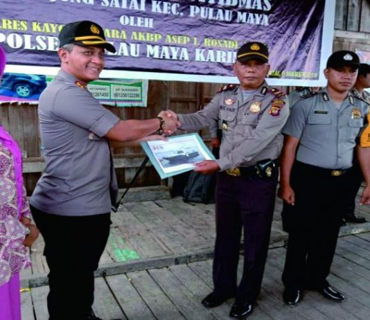 Tingkatkan Pelayanan di Wilayah Kepulauan, Kapolres Serahkan Speedboat Dinas