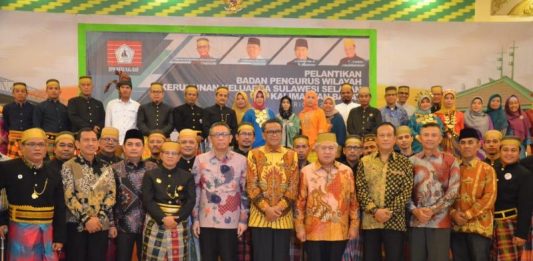 Midji Wacanakan Bangun Rumah Adat Bugis