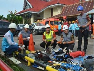 PLN terjunkan 313 Personil yang tergabung dalam di Posko pemilu Singkawang untuk Amankan kehandalan pasokan listrik dalam perhelatan Pemilu 2019 (PLN For RK)