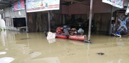 Banjir Rendam Puluhan Rumah Warga di Nanga Mahap