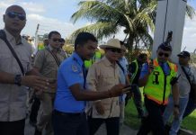 Kumandang Takbir Sambut Kedatangan Prabowo di Bandara Supadio