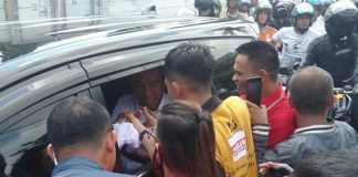 Eksponen Alumni HMI Pro Jokowi-Ma’ruf Siap Menjadi Bagian Tim Pemenangan Capres nomor urut 01, Joko Widodo, tampak menggunakan mobil innova warna hitam dari Bandara Supadio, Pontianak menuju Qubu Resort, tempat berlangsungnya kampanye terbuka atau rapat umum, Rabu (27/3).