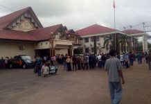 Breaking News: Ratusan Massa Gelar Aksi Damai di Gedung DPRD Ketapang