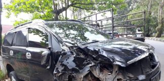 Diduga Rem Blong, Pikap Hantam Mobil Dinas Kepala PA Sintang