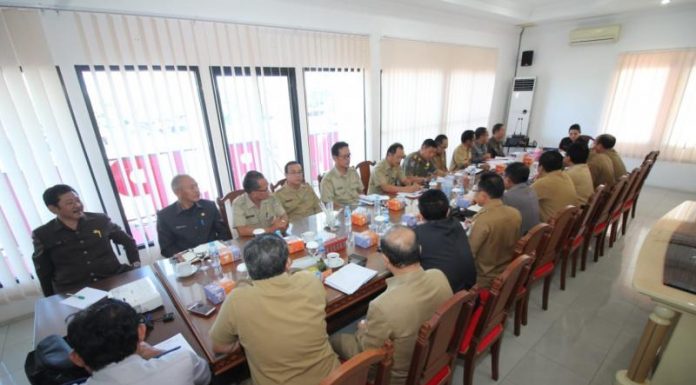 Provider Telekomunikasi Diminta Bayar Tunggakan Retribusi