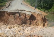 Jalan Paralel Perbatasan Ambruk