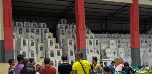 Rekapitulasi Suara di Sekadau Hilir Diwarnai Aksi Protes