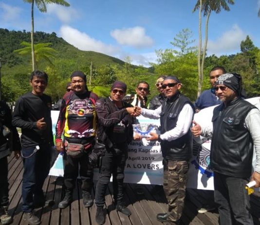 Intip Keseruan Pecinta Vespa Jajal Jalan Mulus Pontianak-Lubuk Antu