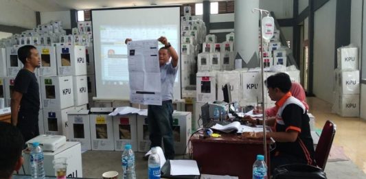 Diinfus, Hidayat Pimpin Rekapitulasi