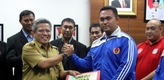 Atlet Kubu Raya Terima Tambahan Tali Asih
