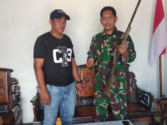 Mulyono Serahkan Bowman ke Prajurit TNI