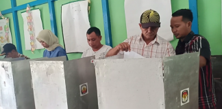 Dituntun Menuju TPS Melawan Keterbatasan