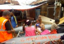 Banjir Setinggi Pinggang Orang Dewasa