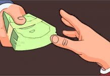 Diduga Serangan Fajar Jelang Pencoblosan