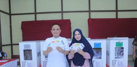 Antre di TPS 04, Wabup Effendi Menolak Didahulukan Mencoblos