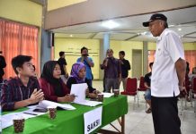 Tinjau Beberapa TPS, Jarot Temukan Kendala Dihadapi Warga Saat Mencoblos