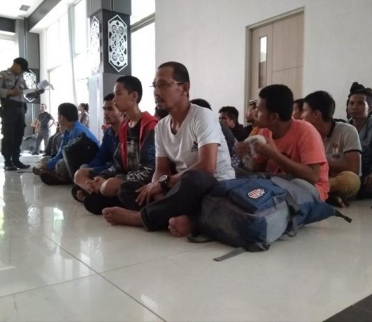 Malaysia Deportasi 25 WNI Lewat Entikong