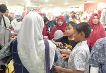 Komunitas Sayang Pontianak Belanjakan Baju Lebaran Anak Yatim di Mall