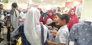 Komunitas Sayang Pontianak Belanjakan Baju Lebaran Anak Yatim di Mall