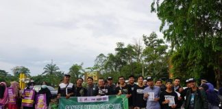 Berbagi Takjil dan Mendoakan Keselamatan Pengendara