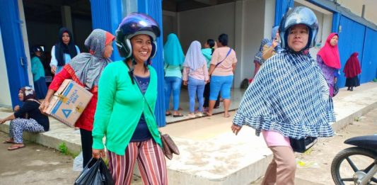 Pasar Murah Diperindag Ludes Diserbu Emak-emak