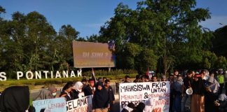 Tiga Bulan Gaji Guru, Sehari Pendapatan Tukang Parkir