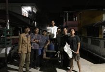 Pukul Drum Bekas, Bangunkan Warga untuk Sahur
