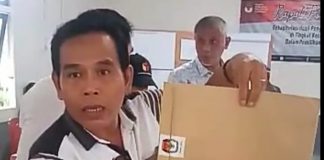 C1 Dibuang di Lorong Kantor Desa Sutera