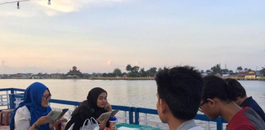 Memadukan Ciri Khas Pontianak dan Karya Sastra