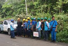 Perjuangan Petugas PLN Menghadirkan Listrik di Batas Negeri