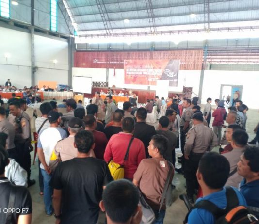 Pleno KPU Sekadau Diwarnai Interupsi