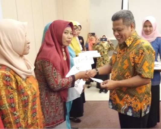 Kader Posyandu Balita Terima Insentif