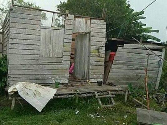 Dihantam Puting Beliung, Atap Rumah Kasimah Porak Poranda