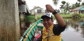 Berburu Udang Galah Sembari Melestarikan Daerah Aliran Sungai