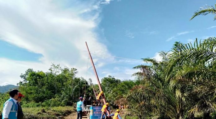 Energi Listrik Kini “Mengalir” di Desa Mandong