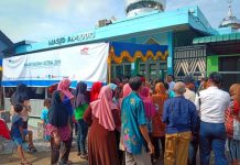 Astra Gelar Pasar Murah Sembako di Sungai Jawi