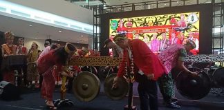 Wali Kota Buka Gawai Adat Naik Dango