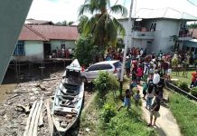 Bak Adegan Film Action, Mobil Avanza Terjun Bebas ke Bawah Jembatan Pawan 1